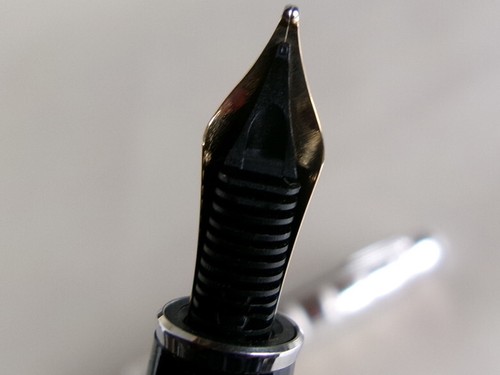 Montblanc Meisterstuck Solitaire Platinum Facet Classique Fountain Pen 18K M Nib - 第 13/14 張圖片