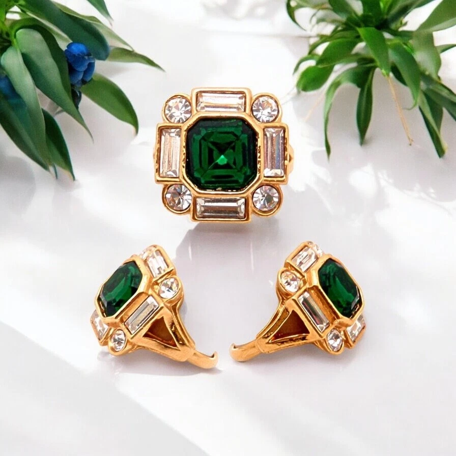 Винтажное коктейльное кольцо Avon — смелое сокровище — искусственный изумруд — размер 8 - Изображение 3 из 4