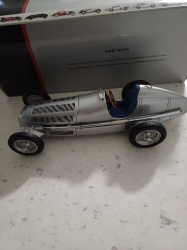 CMC 1/18 Mercedes W25