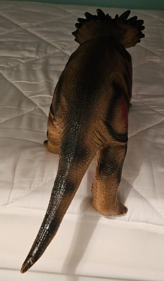 De colección Carnotaurus Disney Dinoland Animal Kingdom Peluche Látex Goma Stegosauraus Foto 4 de 4