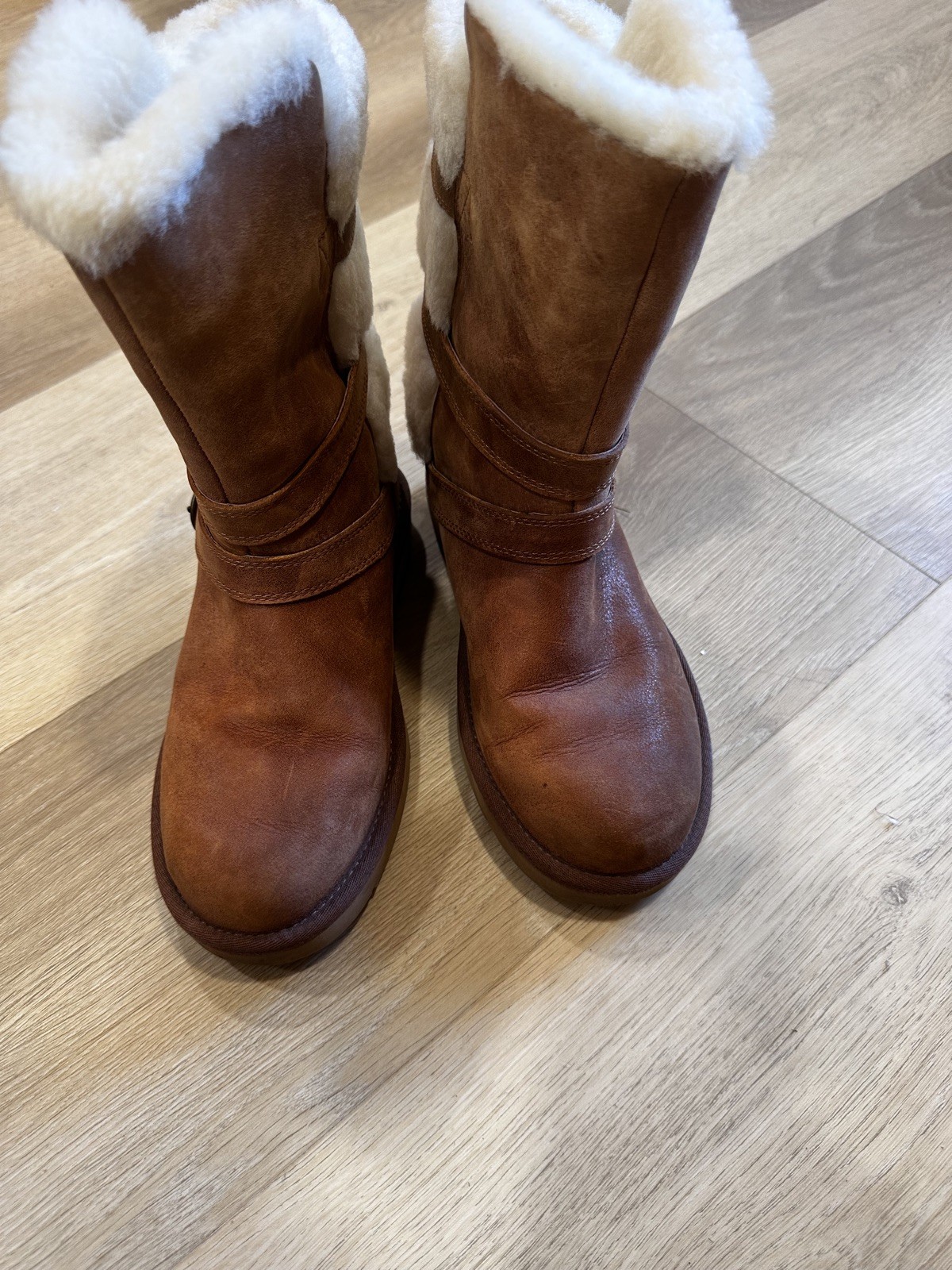 UGG Classic Women's Genuine Suede Leather Chestnut Boots With Buckle size 7