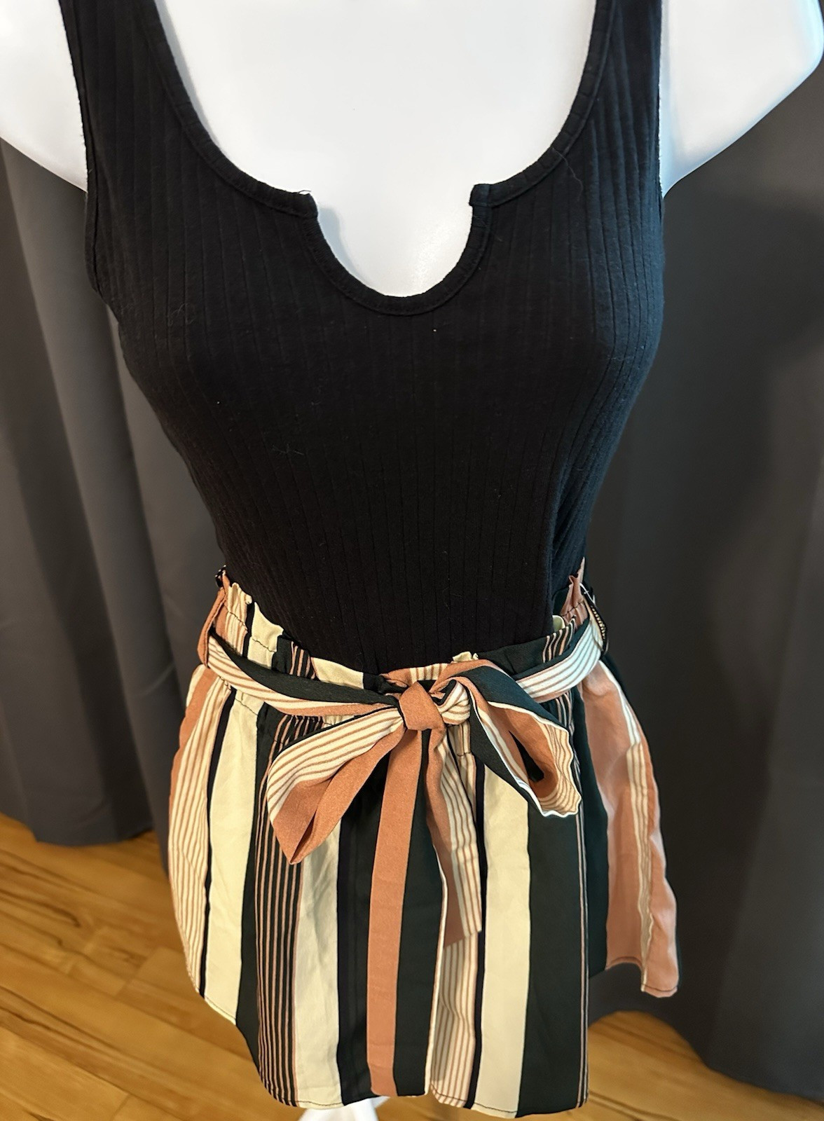 Women’s Black Striped Sleeveless Scoop Neck Tie-Waist Romper Size S