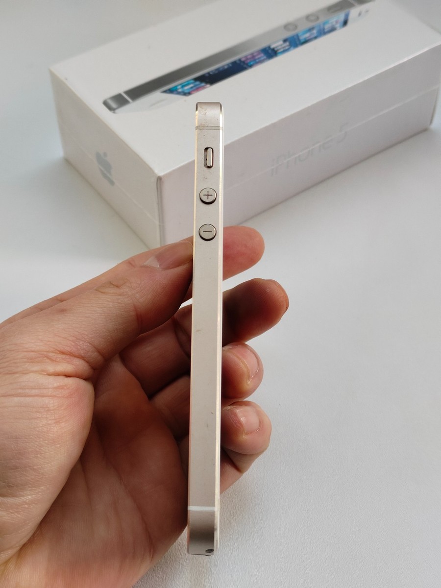 90%N ew Apple iPhone 5/5s/5c 16GB Factory UNlocked Black/White