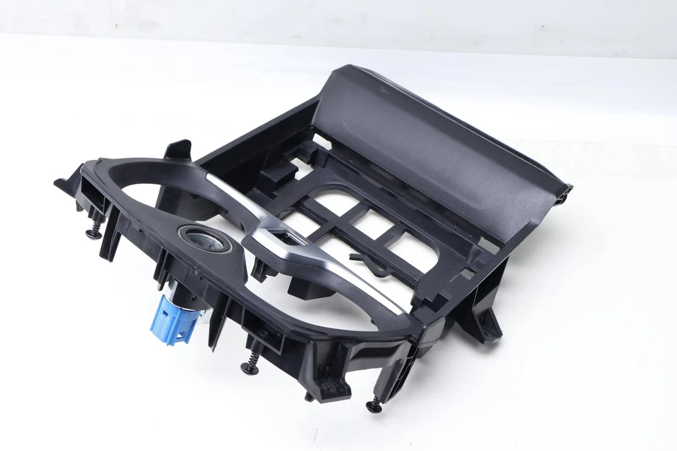 BMW M235I XDRIVE GRAN CUPÉ 2.0L - Consola central delantera bisel soporte taza Foto 3 de 4