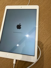 Apple iPad Air 1st Gen - 32GB - 9.7  Silver  WiFi - Good Condition Read Desc