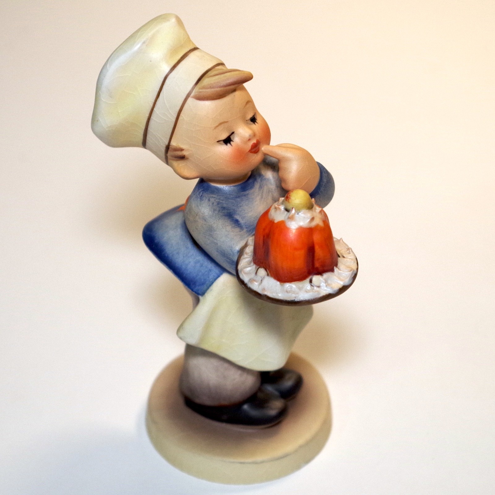M.I. Hummel The Baker #128 TMK3 5 Inches With Paper Label 01109