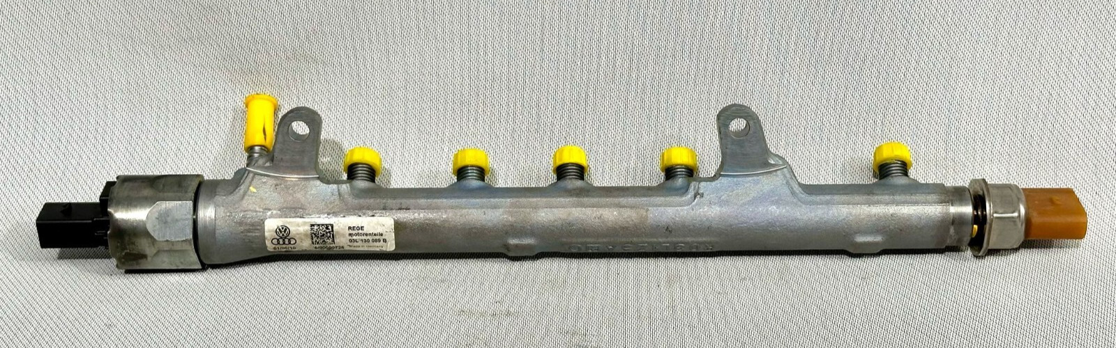 REFURBISHED VW Skoda Audi Seat 09-12 VI 1.6 TDI FUEL INJECTION RAIL 03L130089B