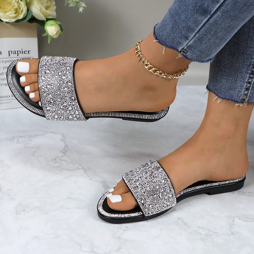 Sandalias planas Lurnyet para mujer con adornos de cristal con estrás y tachuelas - Imagen 17 de 63