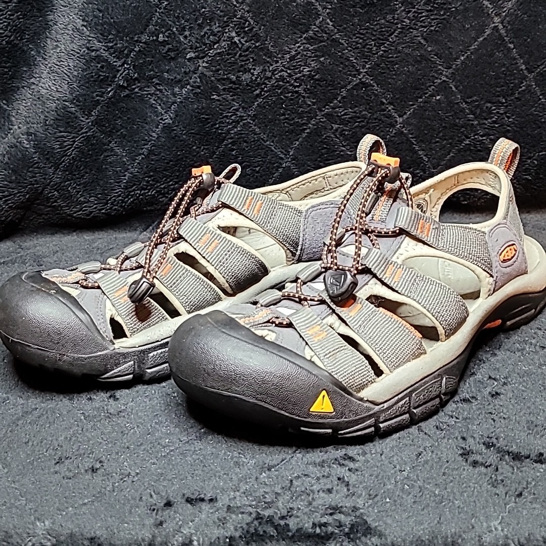 Sandali impermeabili Keen Newport H2 uomo 7US 6UK punta chiusa grigio arancione elasticizzati