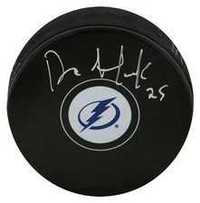 Dave Andreychuk Signed Tampa Bay Lightning Logo Hockey Puck - (SCHWARTZ COA)