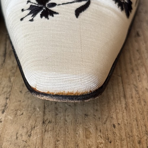 Vintage Moschino Cream Black Embroidered Square Toe Cube Heel EU36 - Picture 3 of 13