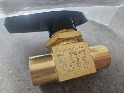 Neuer Swagelok Messing Kugelhahn der Serie B-43F4 40, 1/4 Zoll. FNPT 3000 PSI...