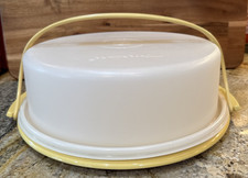 Vintage Tupperware 719 Harvest Gold 11 Cup Cake Pie Carrier W/ Lid And Handle