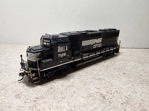 Walthers HO Norfolk Southern #7125 EMD GP60 Diesel DCC with Sound 920-48812