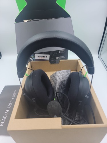 Zestaw słuchawkowy do gier Razer BlackShark V2 z przestrzenną kartą dźwiękową USB THX 7.1 - R001 - Zdjęcie 4 z 11
