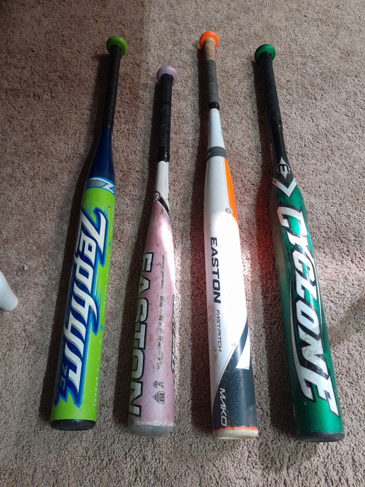 Lot Of 4 fastpitch softball bats Easton synergy cyclone mako, & tps