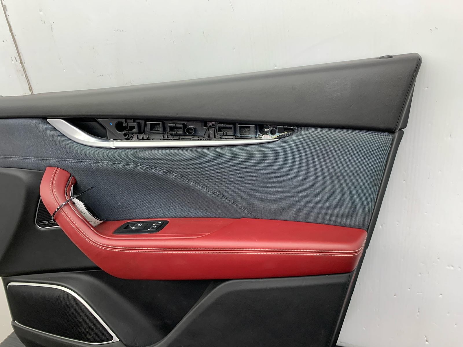 2017 - 2020 MASERATI LEVANTE M161 OEM RIGHT FRONT INNER DOOR TRIM PANEL