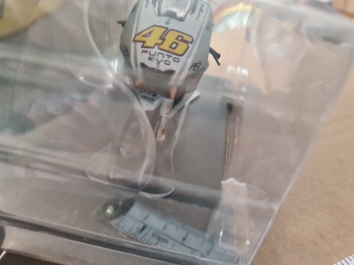 PANINI ROSSI COLLECTION - 2009 YAMAHA YZR-M1 - VALENTINO - 1/18 scale model New - Picture 10 of 16
