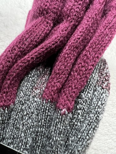 2 Pair Wolverine Gray W/ Burgundy Trim Merino Wool Hunting Socks Women Size 6-9 - Picture 3 of 15