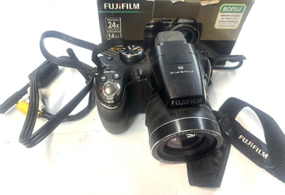 Fuji FinePix S4250WM Super 14 Mega Pixel Digital Fully Tested Digital Camera 