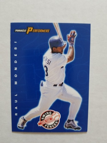 1998 Pinnacle Performers Raul Mondesi #43 card