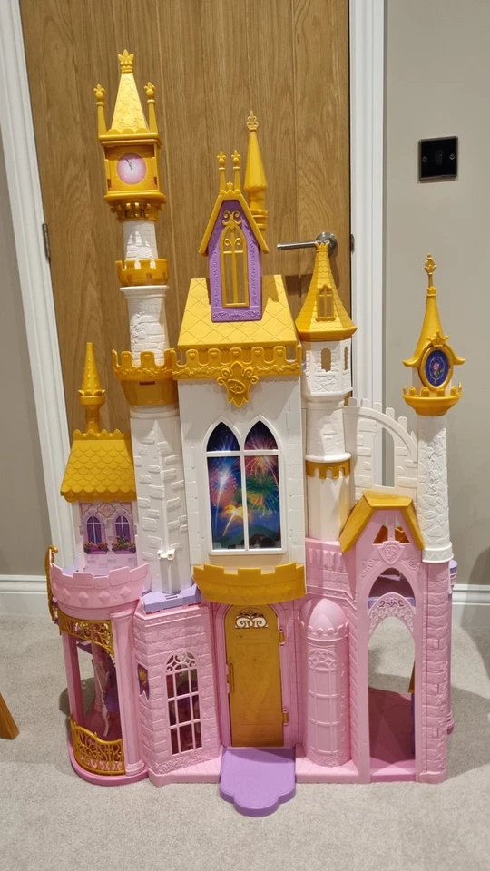 Disney Princess Ultimate Celebration Castle, 4 feet high, 3 stories and 6 rooms - Image 3 of 4