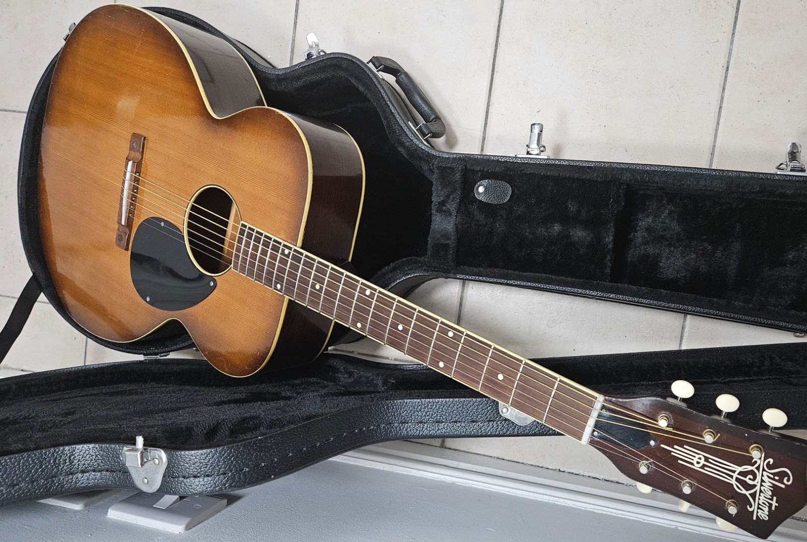 1950s Silvertone (Kay USA) Model 618 Jumbo Acoustic Guitar