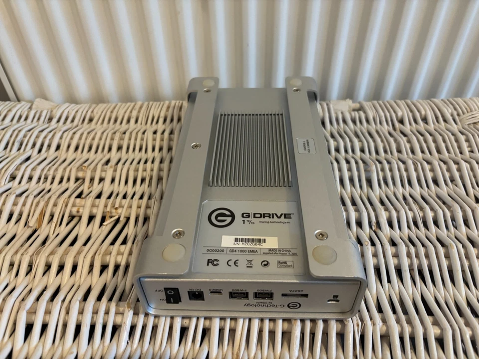 G-Technology G-Drive 1TB FireWire 800 / eSATA / USB 2.0 External Hard Drive - Image 4 of 4