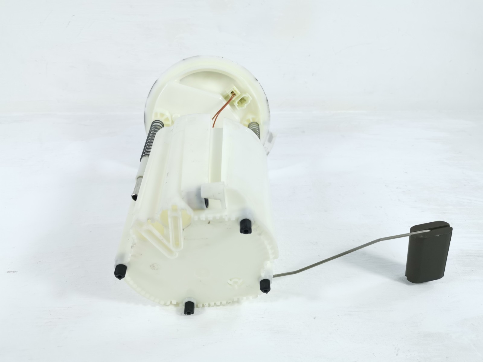 Maserati Ghibli S AWD 3.0 Auto 2014 Fuel Pump Module Assembly 670003733 OEM