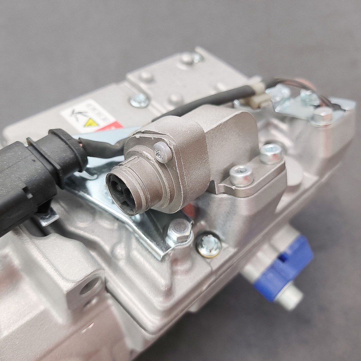 7PP820803B OEM A/C Air Conditioning Compressor for Porsche