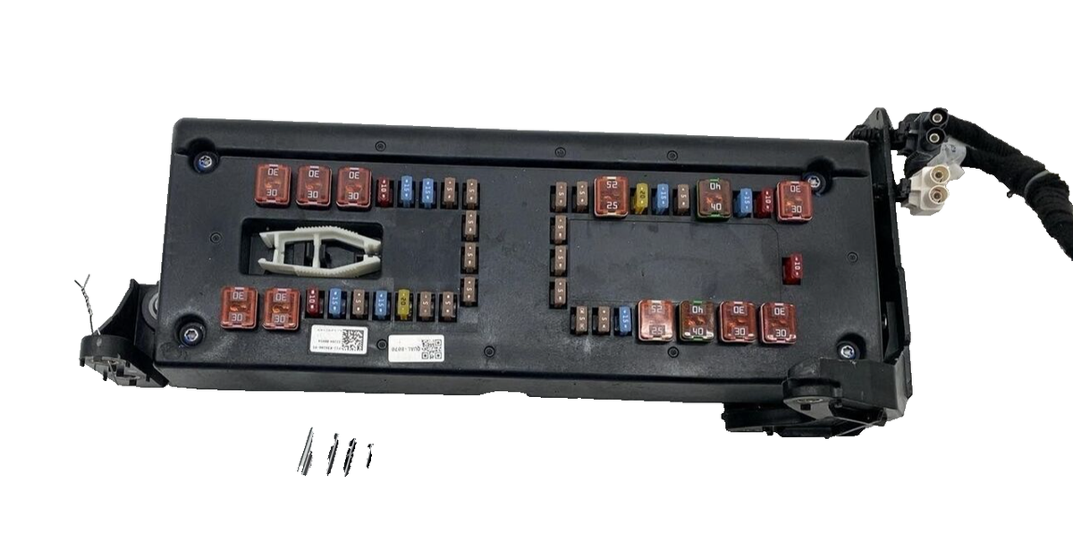 2022-2024 Lucid Air Cabin Fuse Box Control Module Assembly 2022-2024 Lucid Air Cabin Fuse Box Control Module Assembly