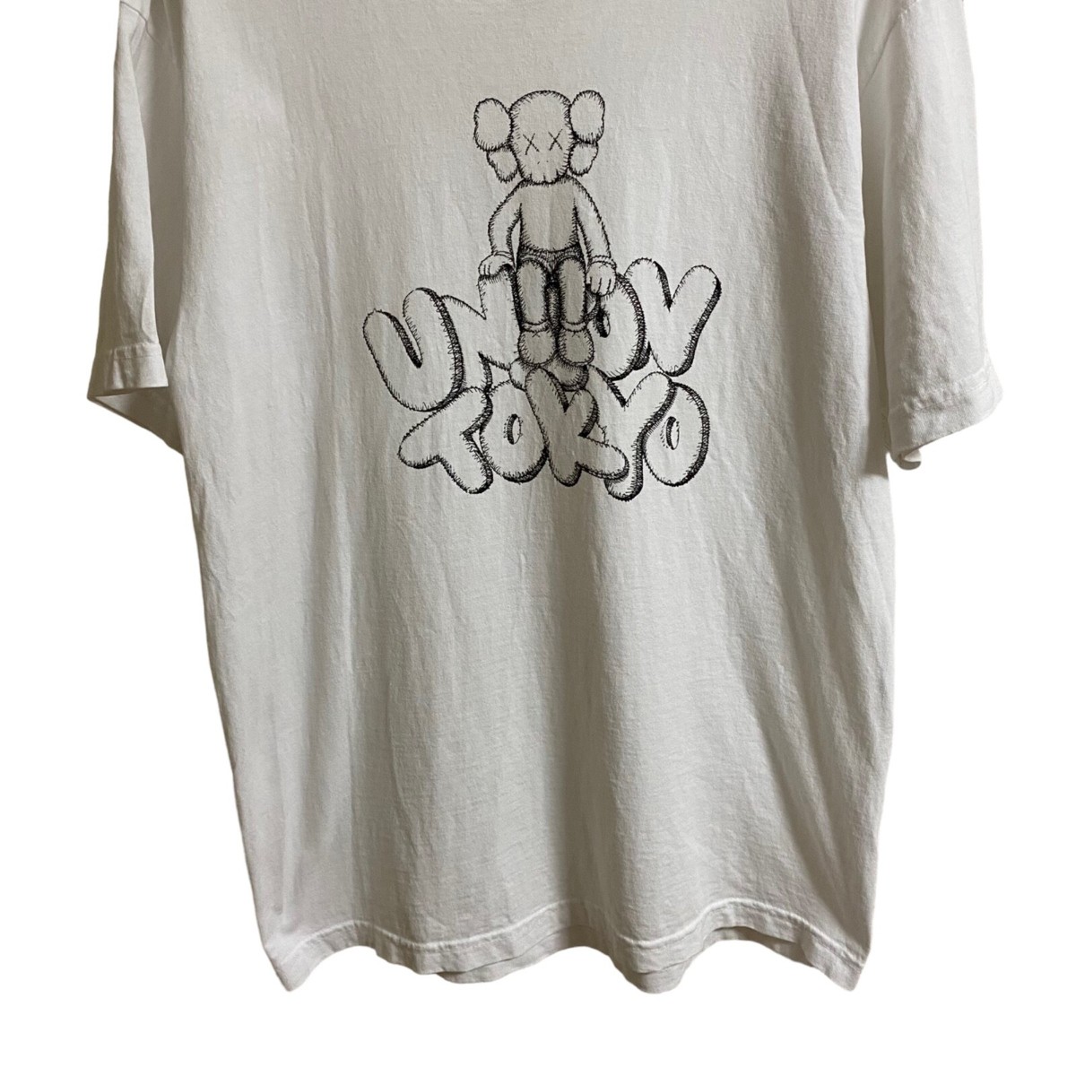 送料無料！希少 UNION Tokyo T-Shirt (KAWS) - White / L UNION Tokyo T-Shirt (KAWS) - White / L（KAWS UNION TOKYO T