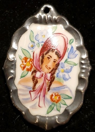 Vtg Hand Painted Handgemalt Pendant porcelain. Our T7623 - Picture 1 of 6