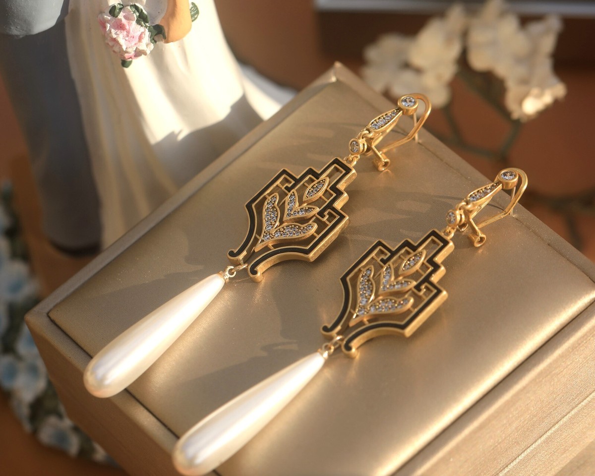 Boucles D'oreilles Clips Dorées Laurier Avec Cristaux CZ Et Goutte Verre Noir - Style Art Déco