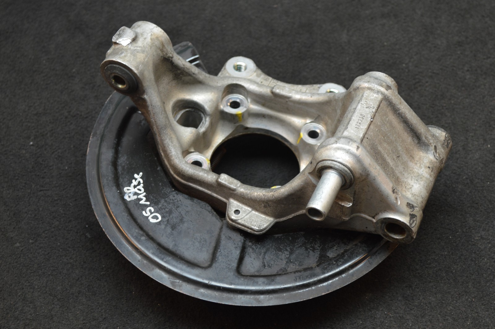 02-06 M138 MASERATI COUPE SPYDER 4.2L REAR RIGHT PASSENGER SPINDLE HUB
