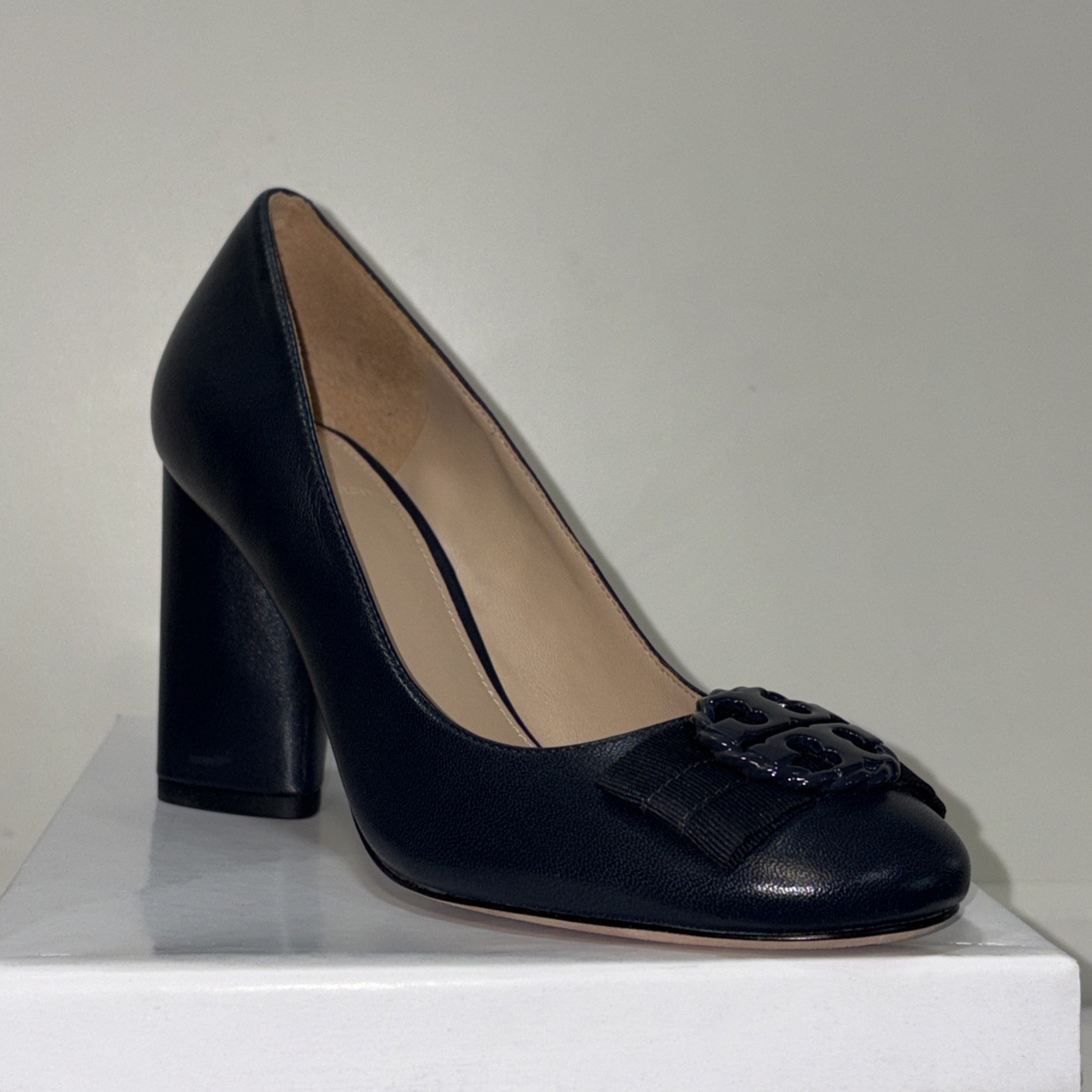 TORY BURCH  Elizabeth Bow Leather Block Heel Pumps Navy Blue Size 6.5M thumbnail 12
