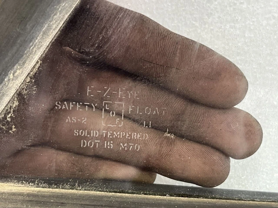 Jeep Grand Wagoneer 1988 lado derecho del pasajero cuarto trasero ventana de cristal Foto 2 de 4