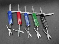 5 Victorinox 58mm Swiss Army Classic SD Misc Knife Lot