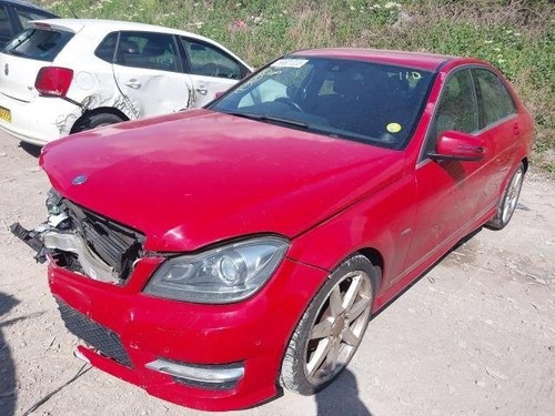 Mercedes-Benz C 220 CDI Facelift W204 Rot Für Teile Bremsen - Eins Radschraube