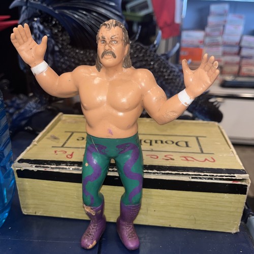 WWF Jake The Snake Robert�s Wrestling Figure.  ( T...