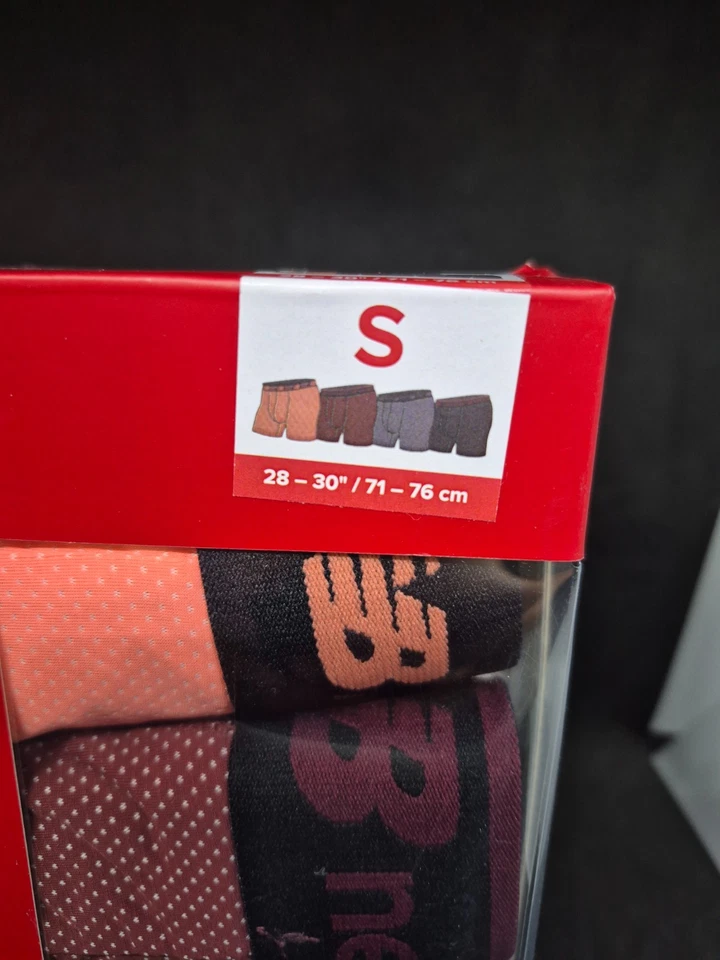 Paquete de 4 calzoncillos boxer premium de rendimiento New Balance talla pequeña para hombre; 28-30 Foto 4 de 4