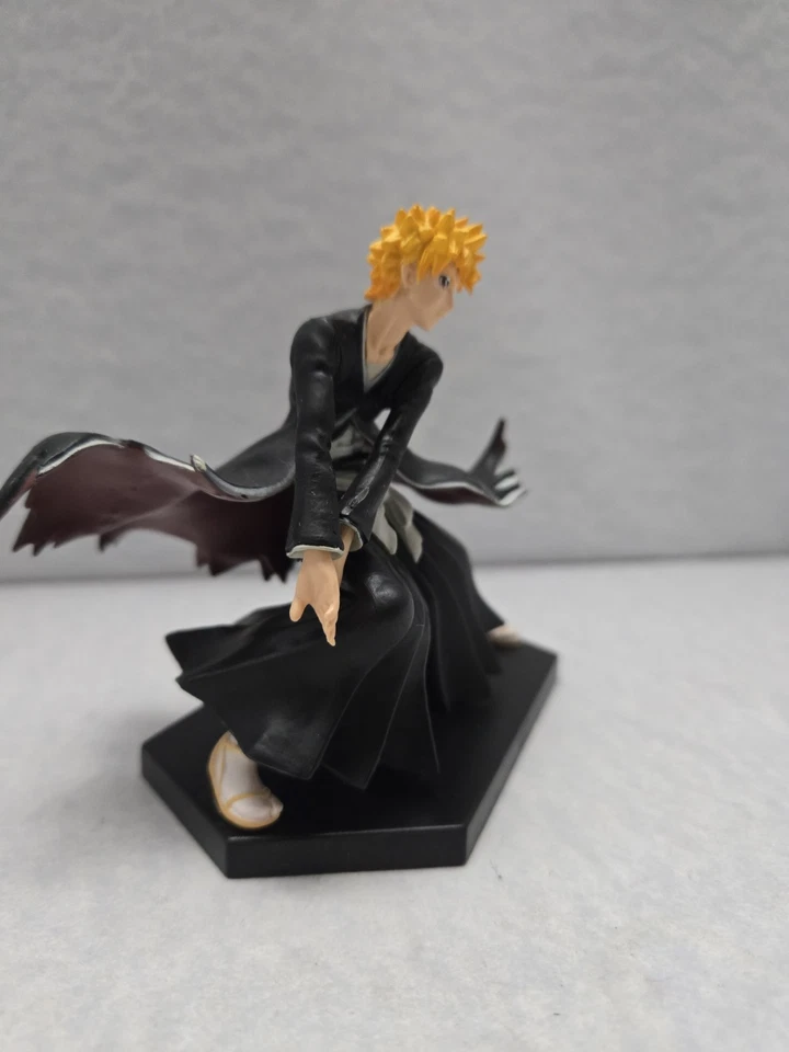 Figura de acción Bleach Character Trading Ichigo Kurosaki Bandai 2007 4" Foto 4 de 4