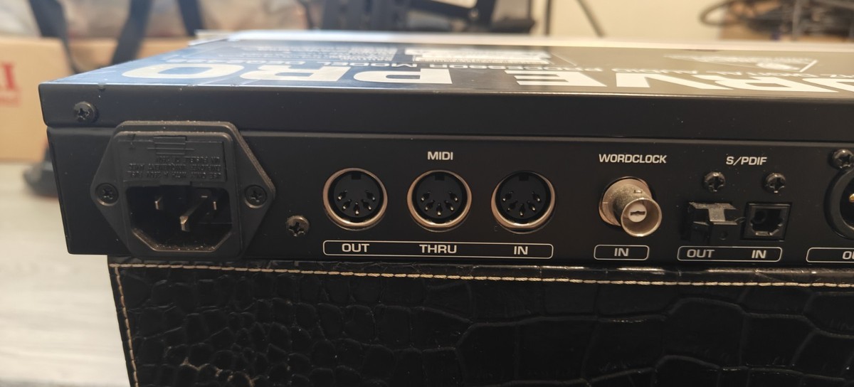 Behringer Ultra-Curve Pro DEQ2496 24-bit/96 kHz Equalizer/Analyzer