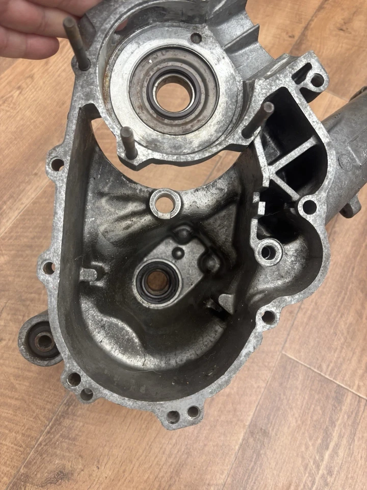 Vespa T5 125 main Engine Case (1 side only) - Image 4 of 4