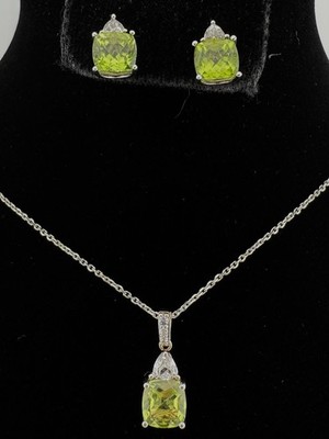 KAY JEWELERS 925 SILVER PERIDOT AUGUST BIRTHSTONE EARRINGS 18