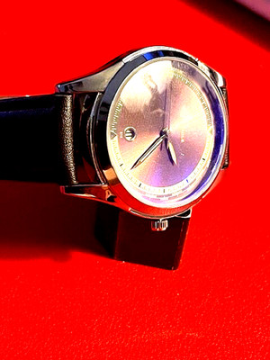 Nice watch mens--lightweight-different--time/date-New ...Great -good color 41mm