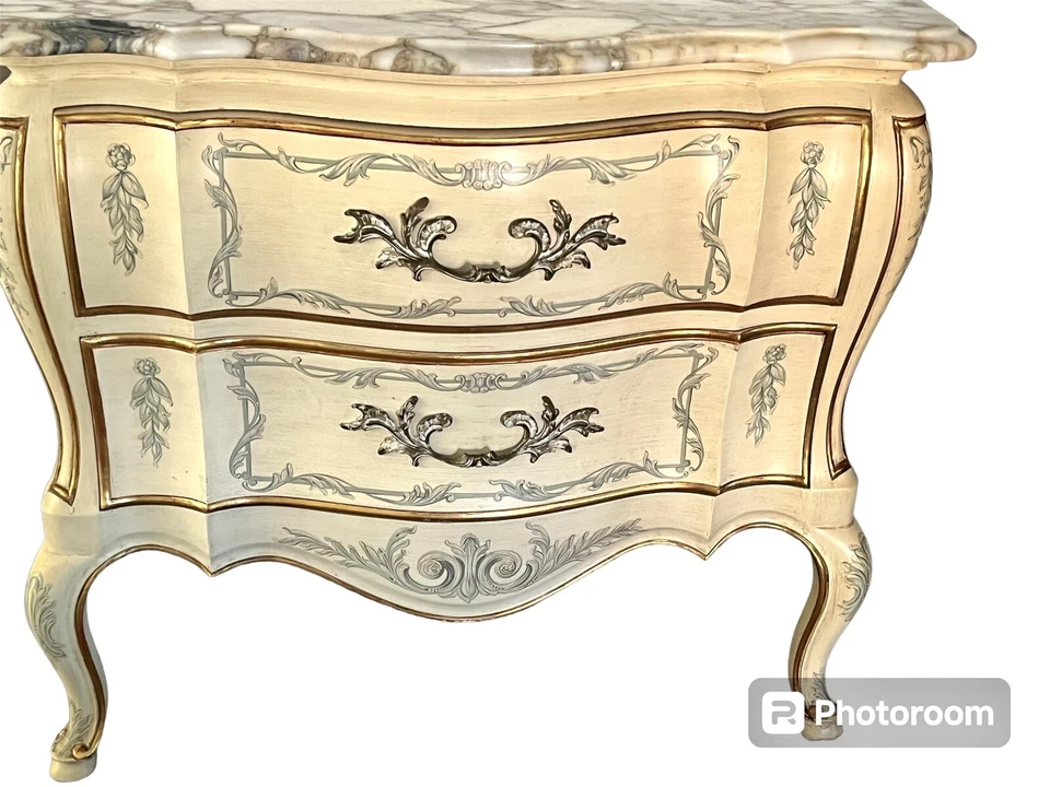 Cómoda provenzal francesa de mármol John Widdicom Wm. Muebles Berkley Foto 2 de 4