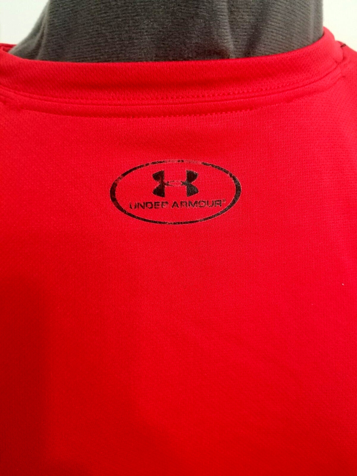 Under Armour Activewear Mens Shirt Size 2XL, PIT TO PIT 30 IN Red Heatgear thumbnail 4