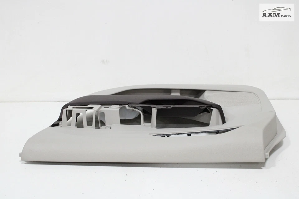 2017–2018 ОРИГИНАЛЬНАЯ НАКЛАДКА НА ПЕРЕДНЮЮ ПРАВУЮ ВНУТРЕННЮЮ ДВЕРНУЮ ПАНЕЛЬ CHRYSLER PACIFICA - Изображение 3 из 4