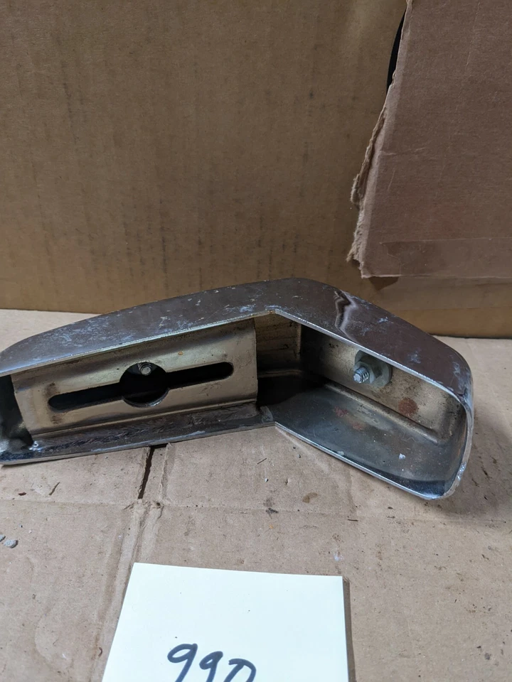 Protector de parachoques trasero original Ford Falcon Fairlane 1965-66 Foto 2 de 4